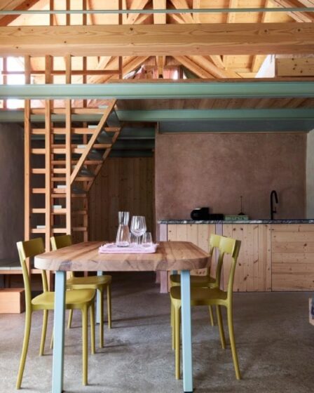 un-antico-borgo-montano-rivive-in-stile-rurale-e-contemporaneo