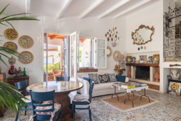 una-villa-affacciata-sul-mediterraneo-rivive-in-stile-fusion
