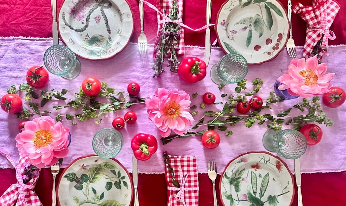 dall’orto-al-giardino:-una-tavola-in-rosso