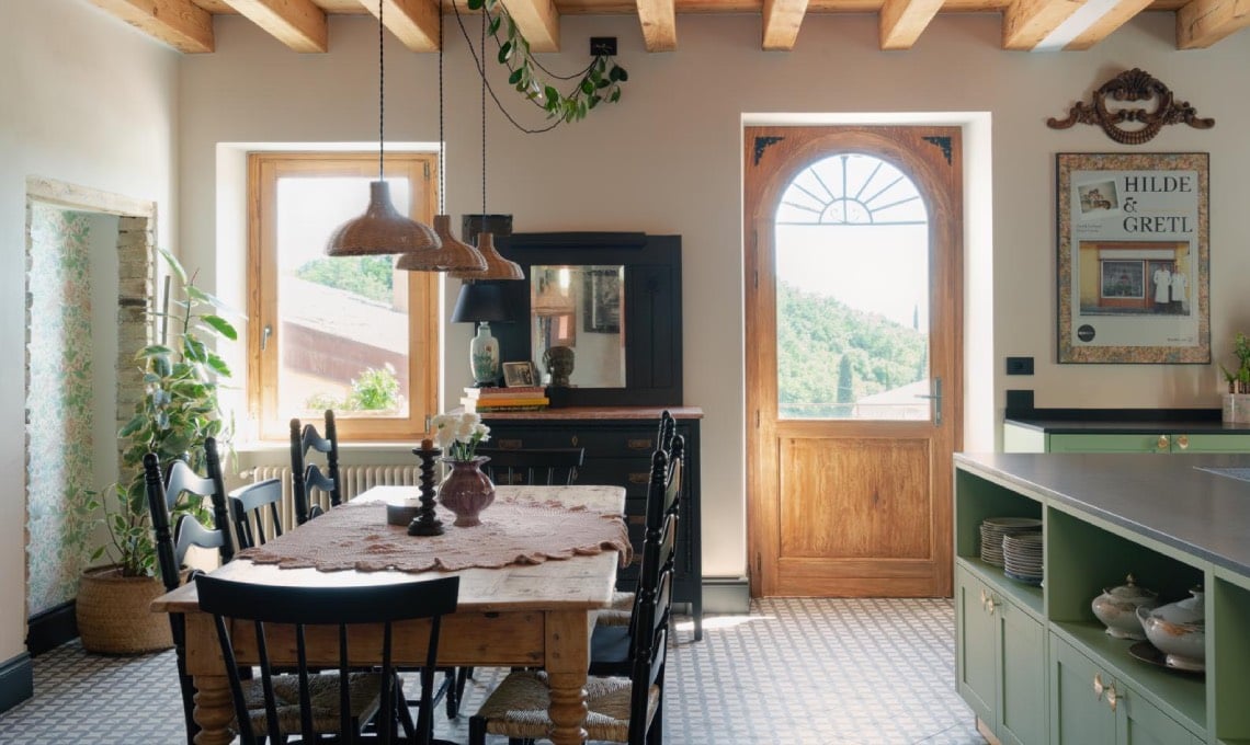 rustica-e-romantica:-la-villa-di-charme-sulle-colline-del-garda