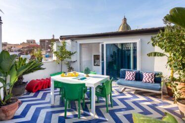 un-attico-di-design-con-una-terrazza-da-abitare-(quasi)-tutto-l’anno