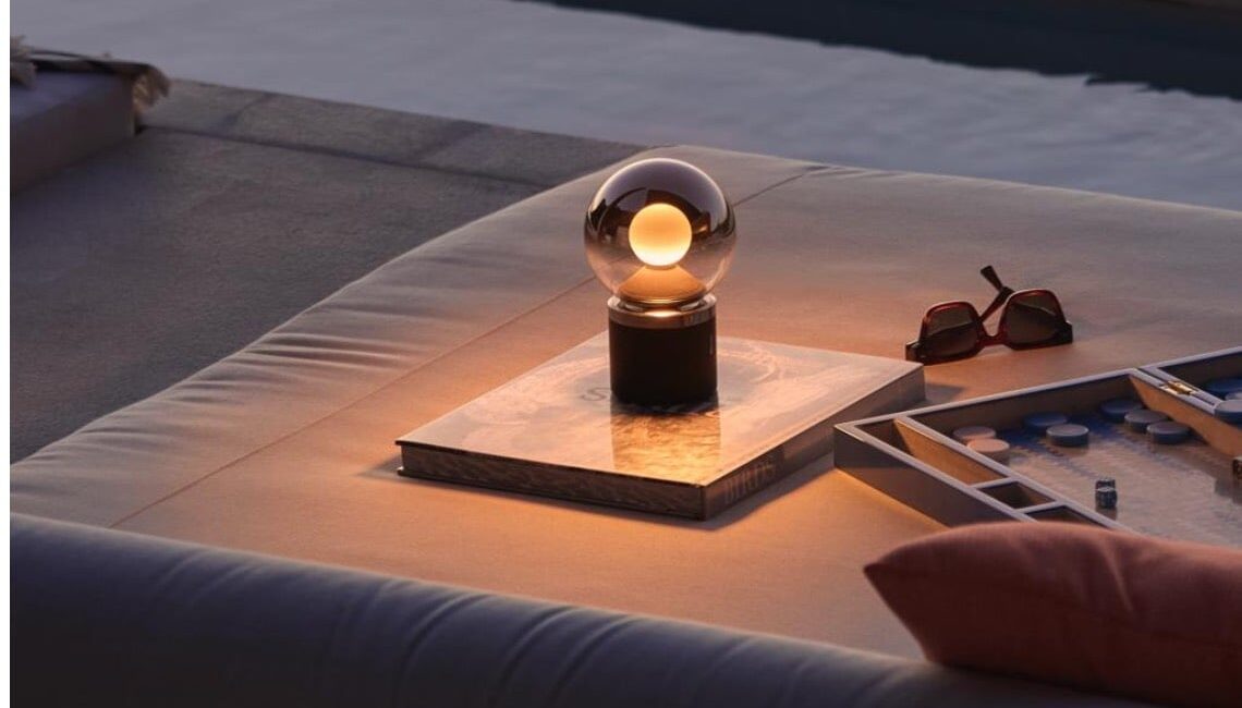 punto-luce:-luna-pura