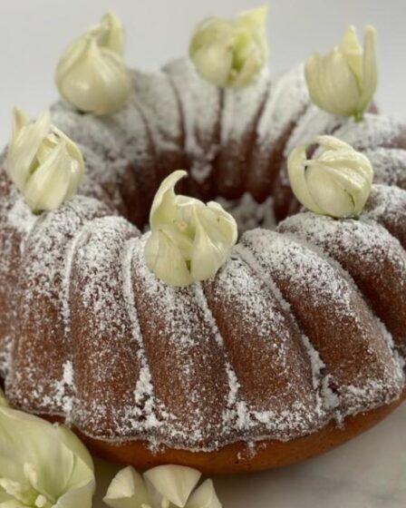 ciambella-ai-fiori-di-yucca,-limone-e-mandorle