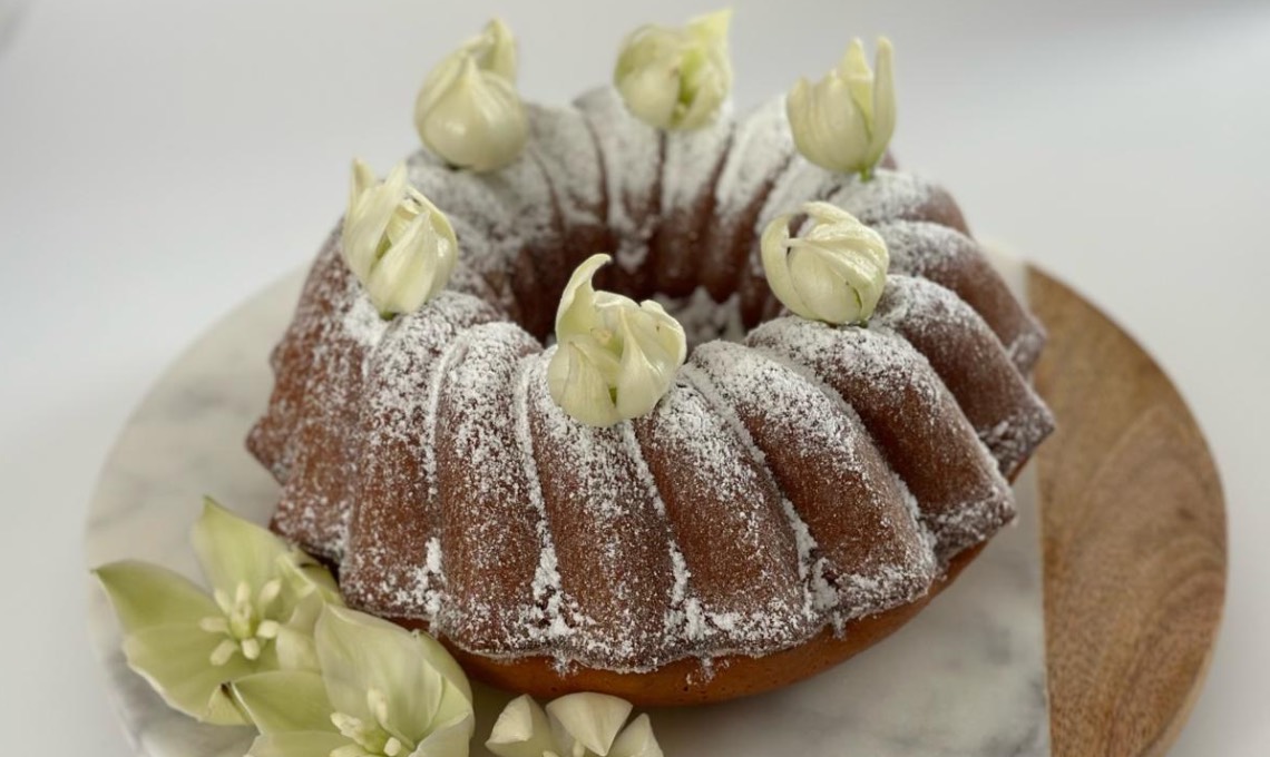 ciambella-ai-fiori-di-yucca,-limone-e-mandorle