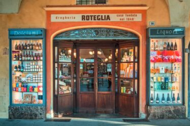 dall’antica-drogheria-di-sassuolo-alle-ceramiche,-una-storia-da-scoprire