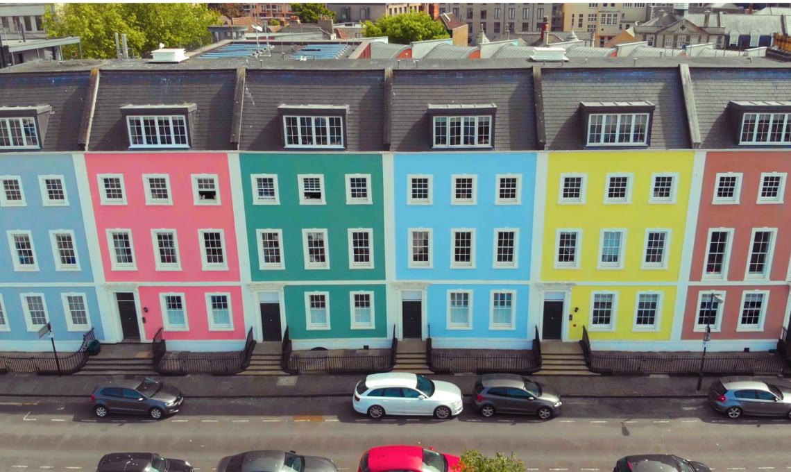 pareti-a-prova-di-muffa-e-antimacchia:-le-pitture-tecniche-oggi-sono-anche-colorate!