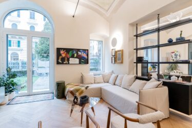 casa-d’epoca:-come-dividere-gli-ambienti-con-armadi-senza-rovinare-i-soffitti-affrescati