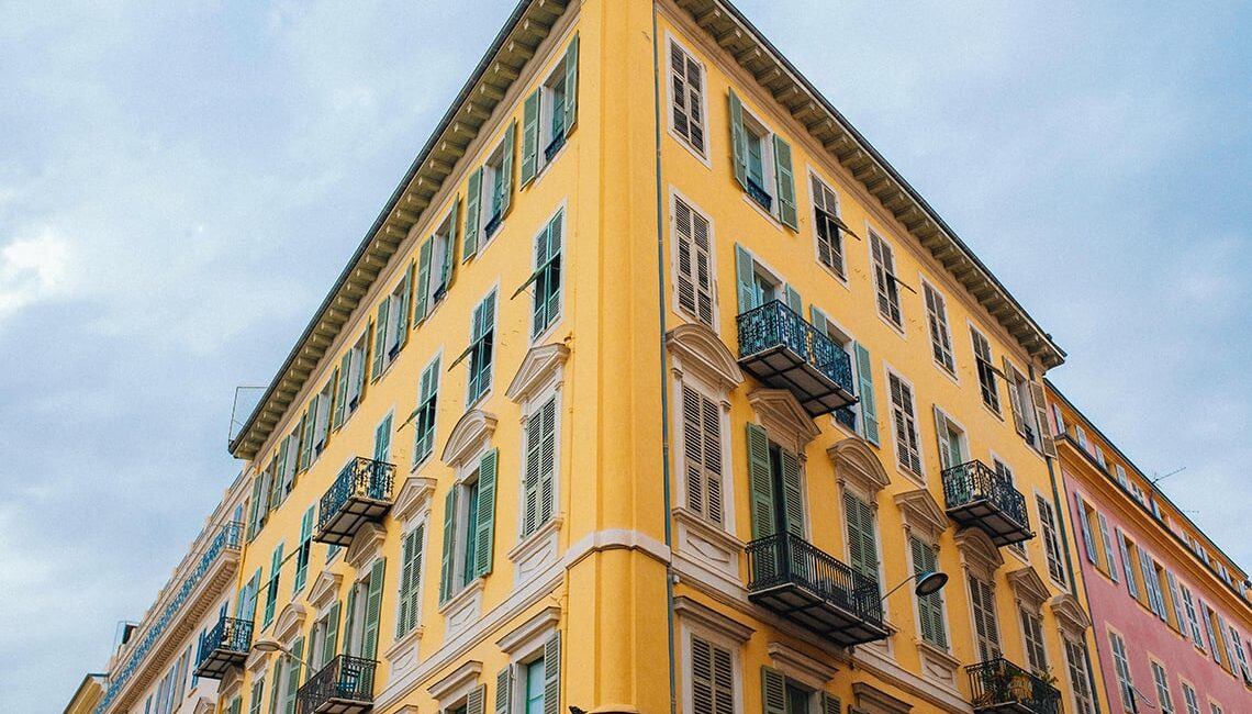 reti-contro-i-piccioni-in-facciata:-regole-e-ripartizione-spese-in-condominio