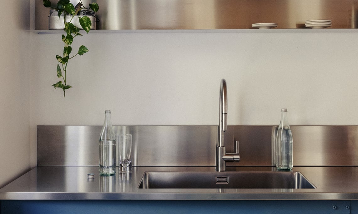 comprare-la-cucina-nuova:-lavello-a-incasso-o-integrato?