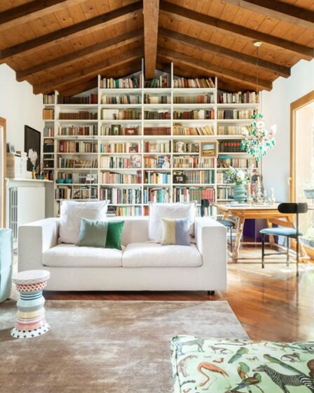 trucchi-eclettici-(e-tanto-verde)-per-stemperare-il-classico-parquet-e-le-travi-in-legno