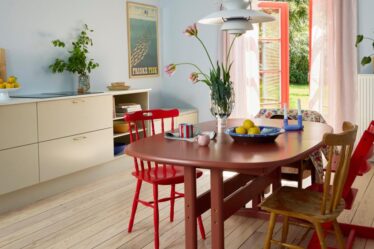 in-una-casa-danese:-colori-pastello-e-quel-tocco-di-rosso-inaspettato-che-rende-piu-interessanti-gli-interni