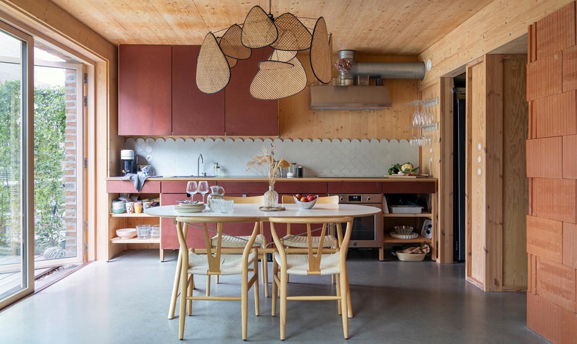 pareti-in-legno,-mattoni-non-intonacati,-pavimenti-in-cemento:-il-fascino-del-‘non-finito’
