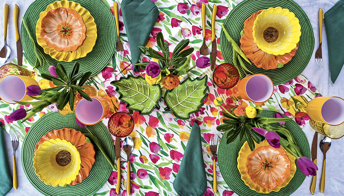 come-apparecchiare-una-tavola-colorata:-idee-e-consigli-per-una-mise-en-place-floreale