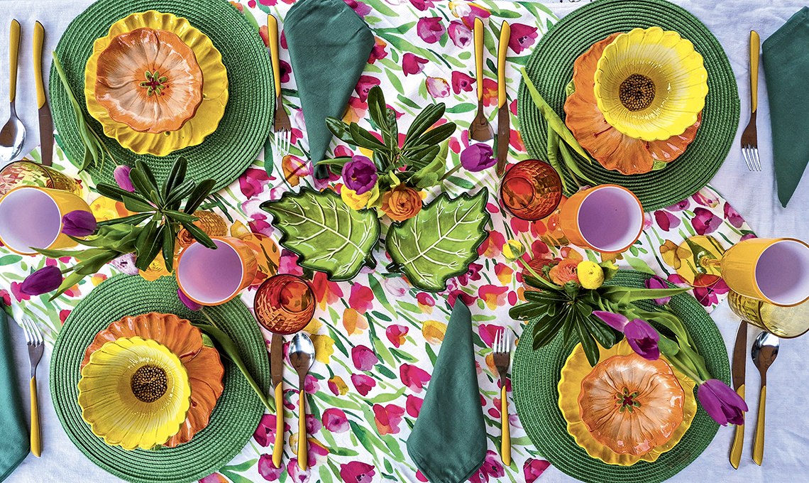 come-apparecchiare-una-tavola-colorata:-idee-e-consigli-per-una-mise-en-place-floreale
